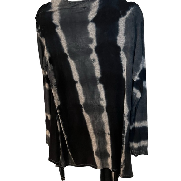 An American Age cardigan in size medium - Picture 6 of 6